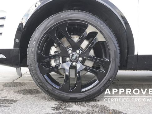 Used 2025 Land Rover Discovery Sport Dynamic SE image 32