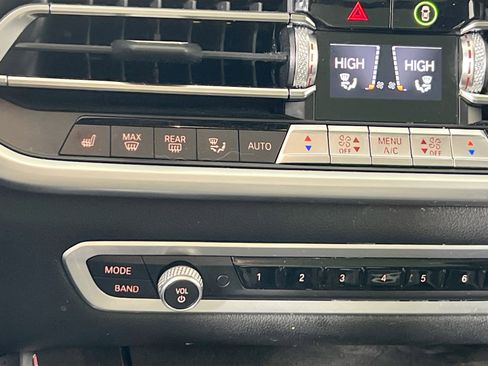 Used 2022 BMW X5 xDrive40i w/ Premium Package image 19