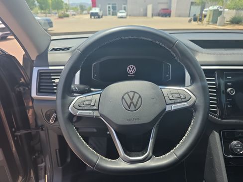 Used 2023 Volkswagen Atlas SE AWD/4WD image 9