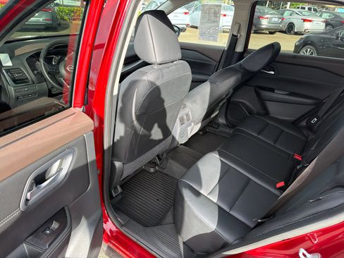 Used 2023 Nissan Rogue SV w/ SV Premium Package image 9