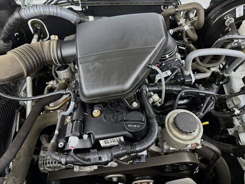 Used 2022 Toyota Tacoma SR image 34