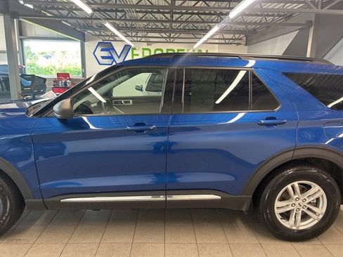Used 2021 Ford Explorer XLT w/ Equipment Group 202A image 4