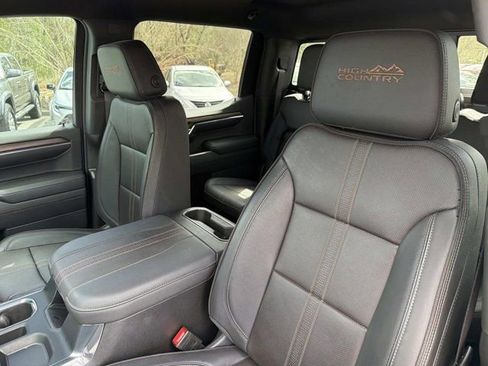 Used 2024 Chevrolet Silverado 1500 High Country w/ Technology Package image 12