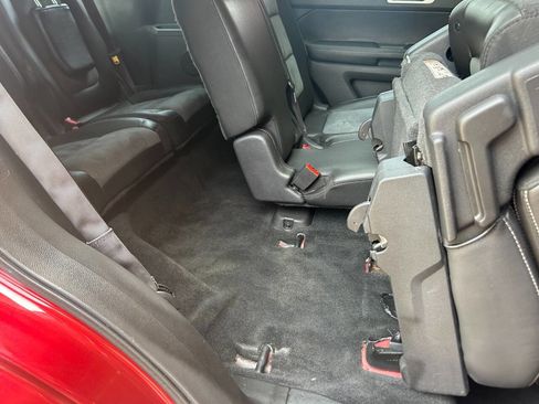 Used 2015 Ford Explorer XLT w/ Equipment Group 202A AWD/4WD image 21
