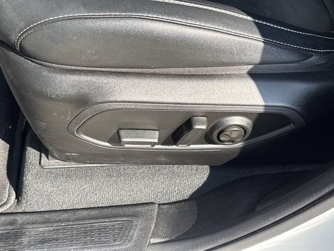 Used 2023 Jeep Grand Cherokee L Altitude AWD/4WD image 19