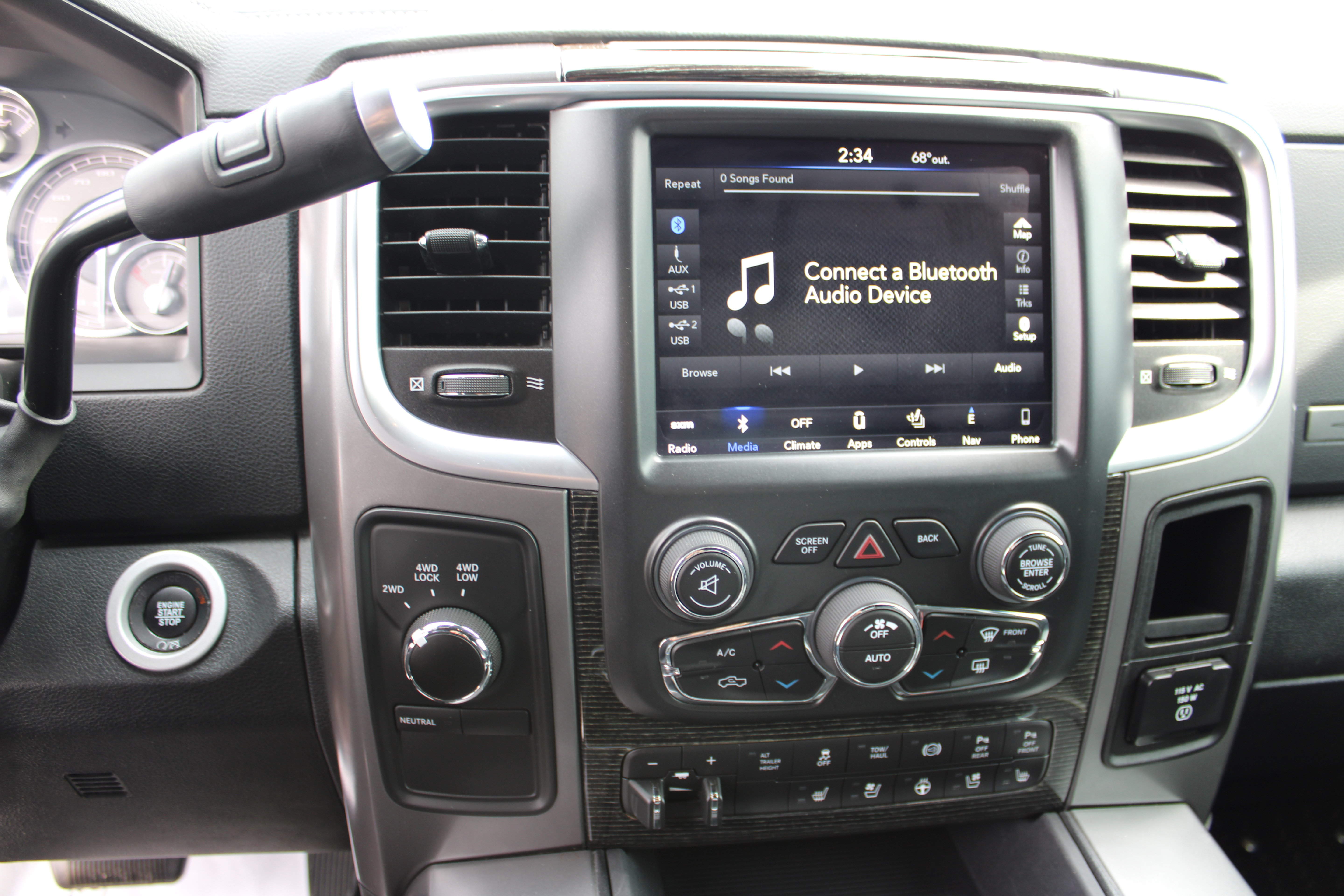 Used 2018 RAM 2500 Longhorn AWD/4WD image 11