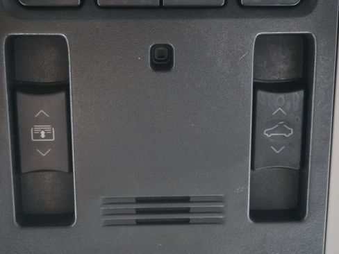 Used 2018 Toyota Camry XSE image 23