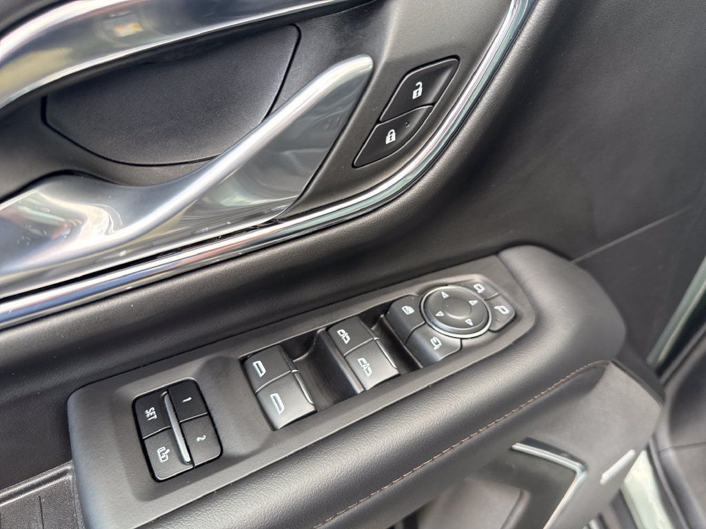Used 2024 Chevrolet Tahoe High Country AWD/4WD image 18