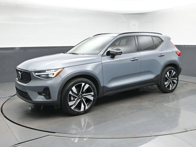 Used 2023 Volvo XC40 B5 Ultimate w/ Protection Package Premier AWD/4WD image 4