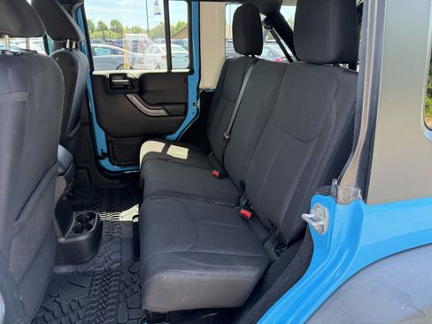 Used 2017 Jeep Wrangler Unlimited Sport w/ Quick Order Package 24S AWD/4WD image 9