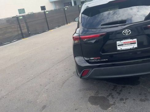 Used 2024 Toyota Highlander LE AWD/4WD image 13