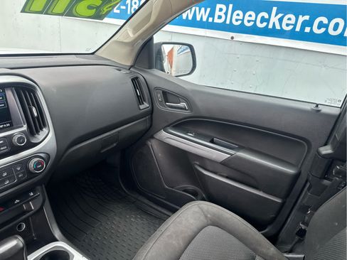 Used 2021 Chevrolet Colorado LT w/ Safety Package RWD image 30