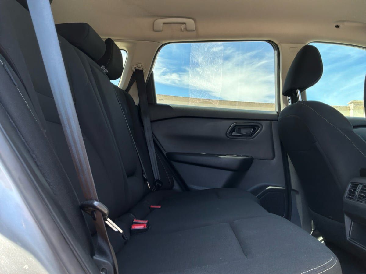 Used 2025 Nissan Rogue S FWD image 21