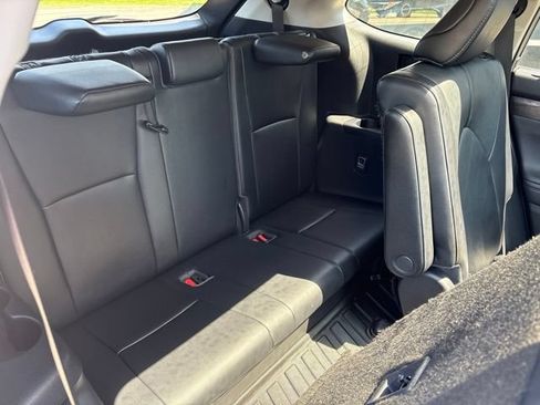 Used 2023 Toyota Highlander Platinum AWD/4WD image 32