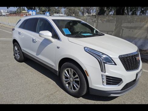 Used 2021 Cadillac XT5 Premium Luxury FWD image 2
