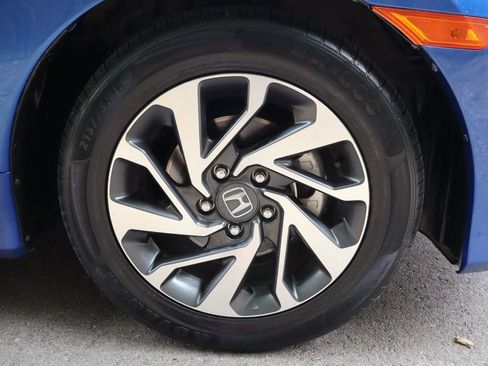 Used 2018 Honda Civic EX image 45