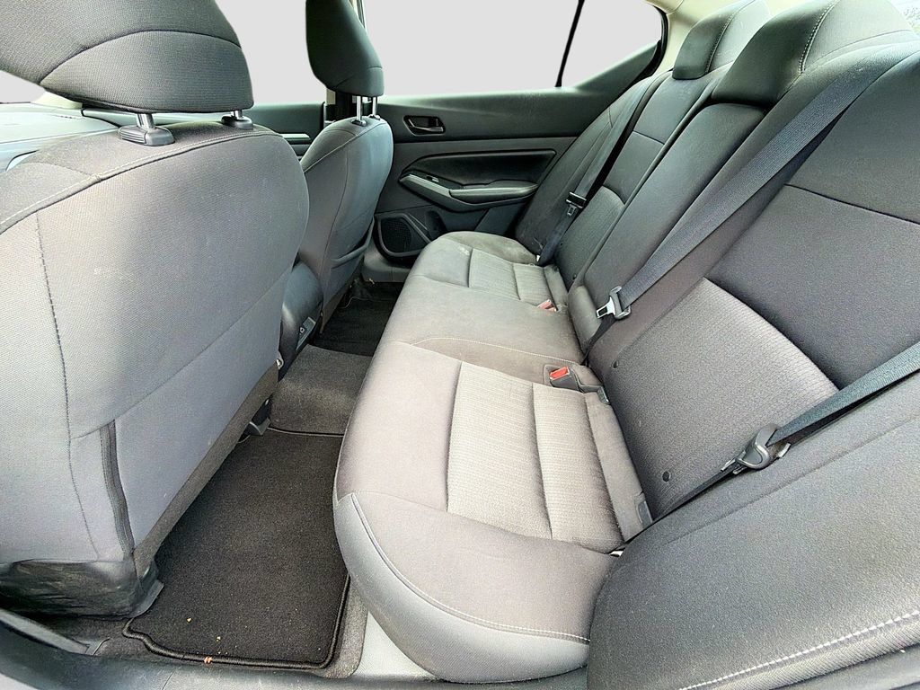 Used 2023 Nissan Altima 2.5 SV FWD image 25