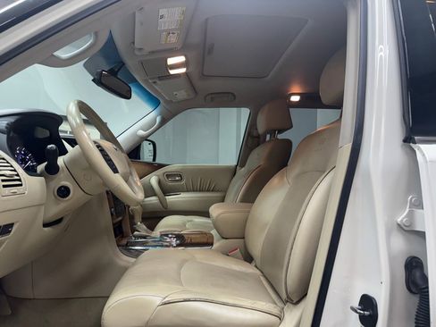 Used 2011 INFINITI QX56 w/ Theater Pkg image 18