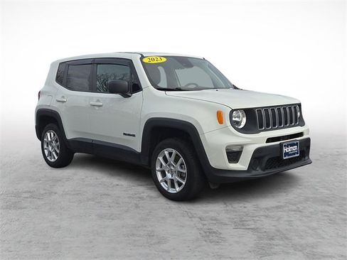 Used 2023 Jeep Renegade Latitude image 3