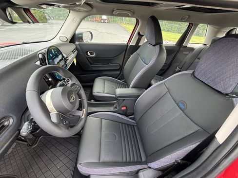 Used 2025 MINI Cooper S image 11