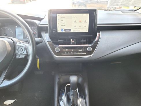 Used 2025 Toyota Corolla LE FWD image 10