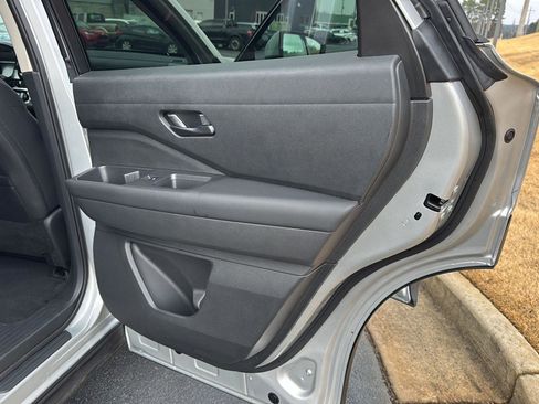 Used 2025 Nissan Pathfinder SV image 13