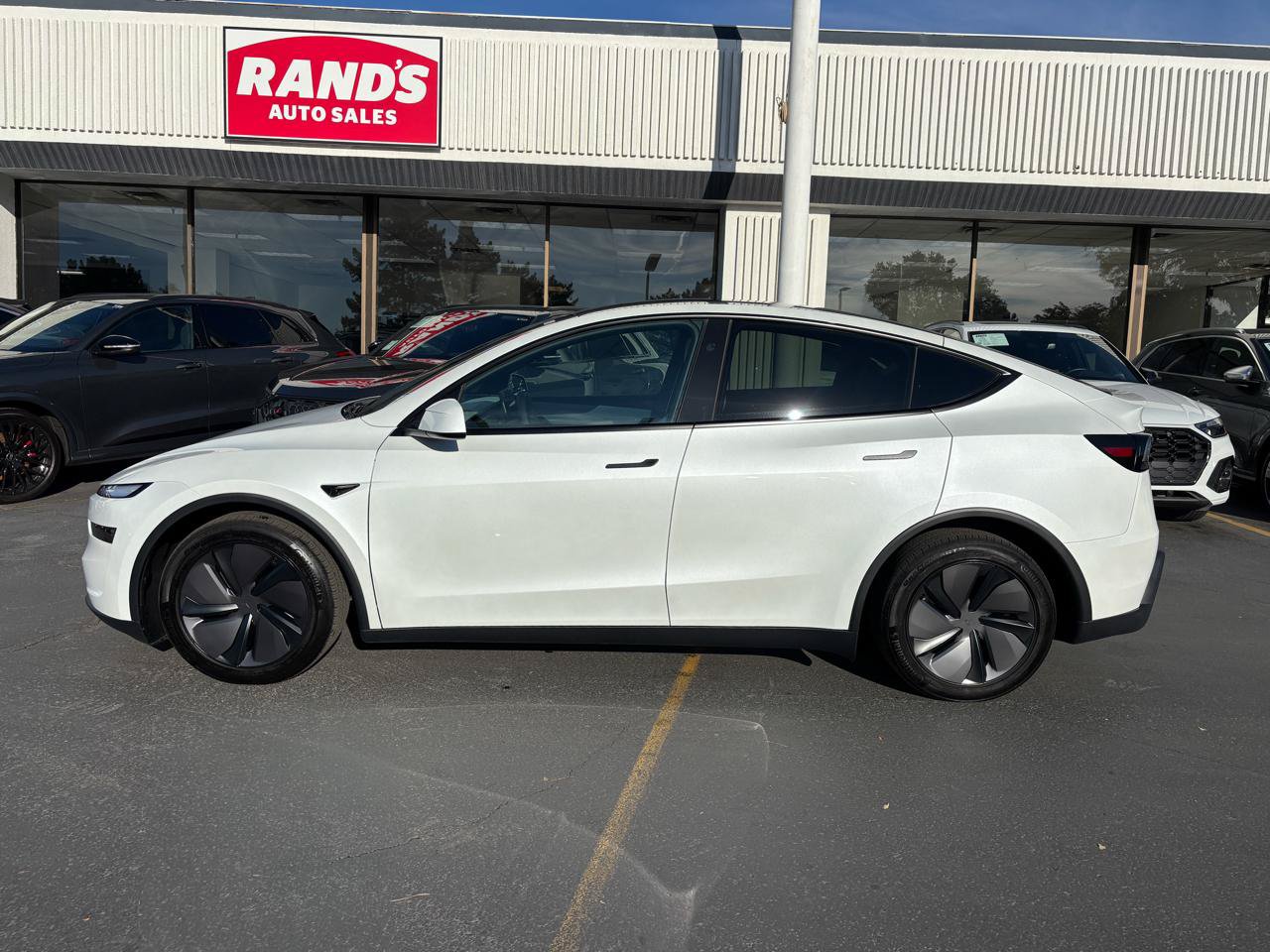 Used 2026 Tesla Model Y Long Range AWD/4WD image 17