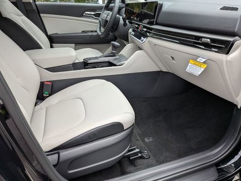 New 2026 Kia Sportage EX FWD image 23