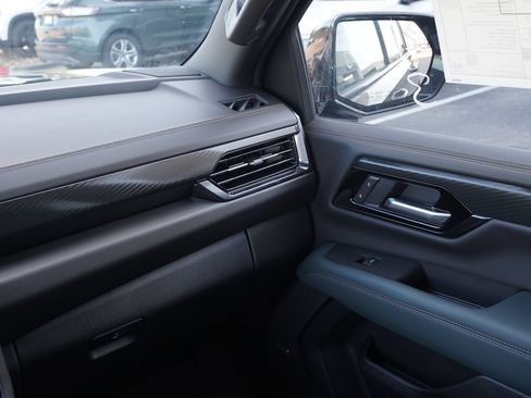 New 2026 GMC Yukon XL AT4 w/ AT4 Premium Package AWD/4WD image 8