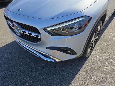 Used 2025 Mercedes-Benz GLA 250 4MATIC image 9