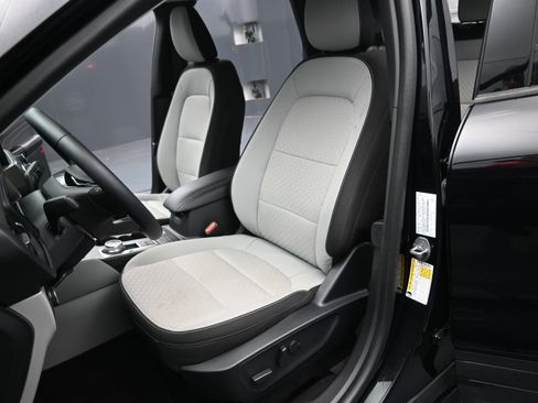 Used 2024 Ford Escape Active w/ Cold Weather Package FWD image 23