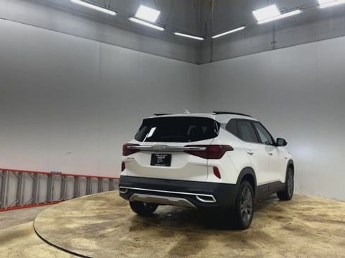 Used 2023 Kia Seltos S image 9