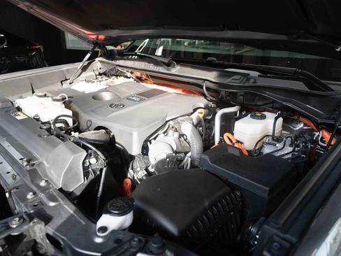 Used 2023 Toyota Tundra Limited image 32