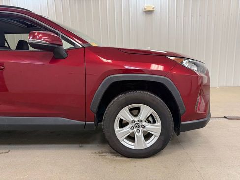 Used 2019 Toyota RAV4 XLE w/ Convenience Package image 4