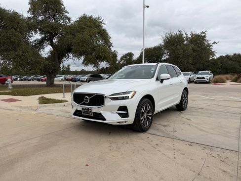 Certified 2023 Volvo XC60 B5 Core image 2