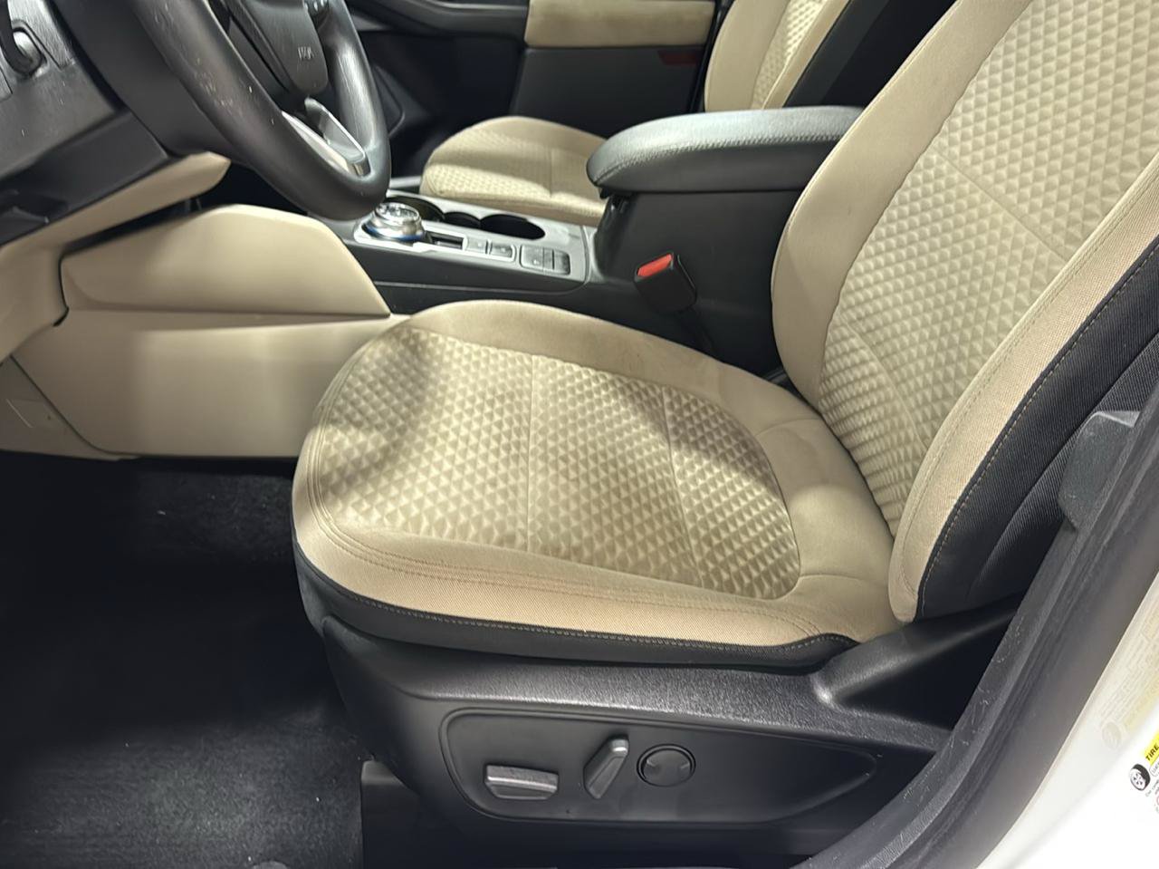 Used 2020 Ford Escape SE AWD/4WD image 17
