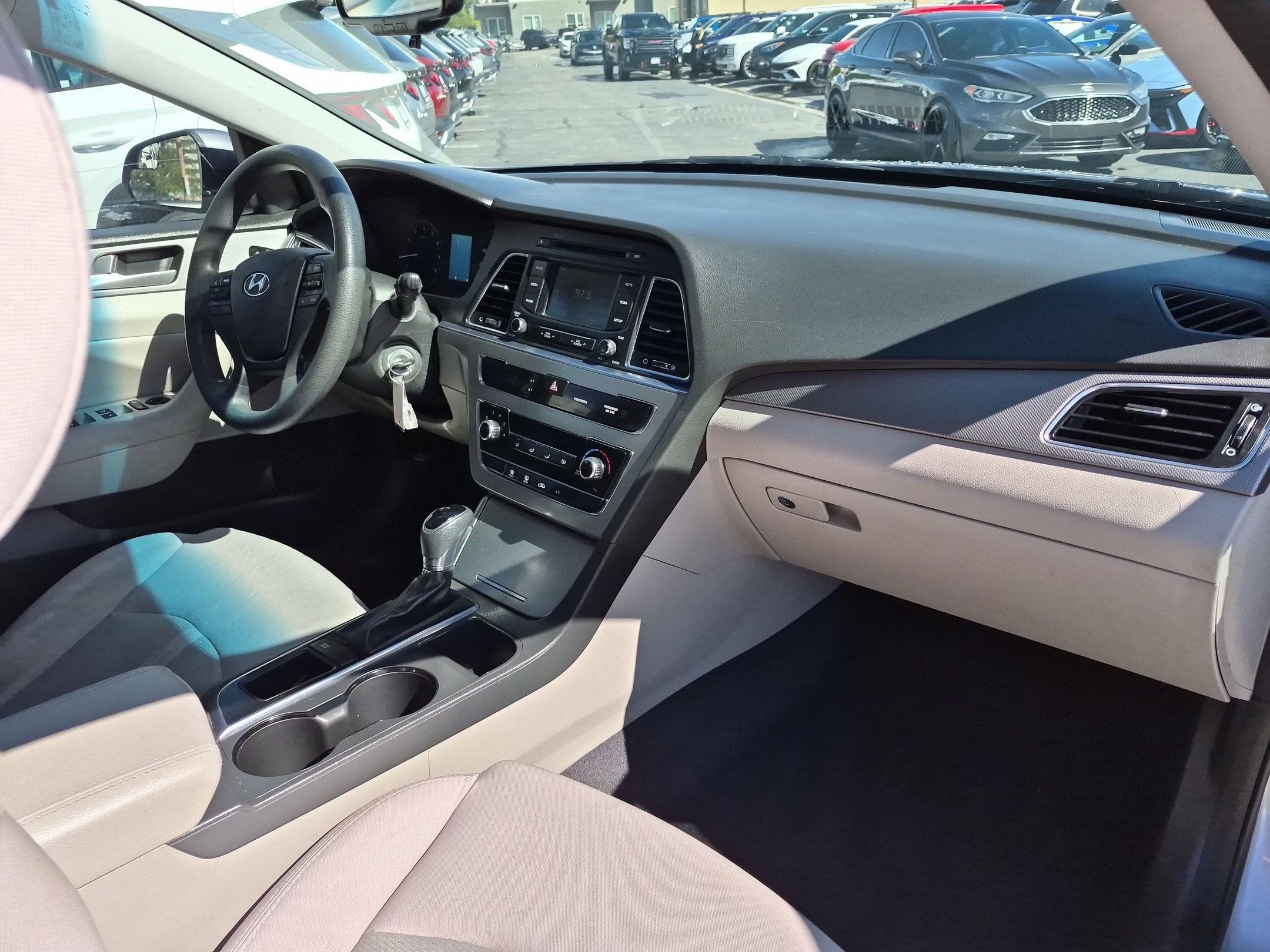 Used 2015 Hyundai Sonata SE w/ Option Group 09 FWD image 30