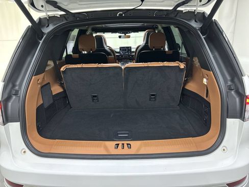 Used 2023 Lincoln Aviator Black Label Grand Touring w/ Class IV Trailer Tow Package AWD/4WD image 24
