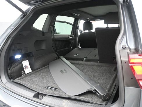 Used 2024 Volkswagen Tiguan SE R-Line AWD/4WD image 13