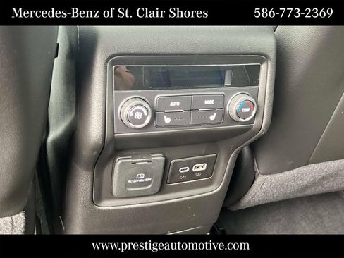 Used 2023 GMC Acadia Denali w/ Denali Ultimate Package AWD/4WD image 18