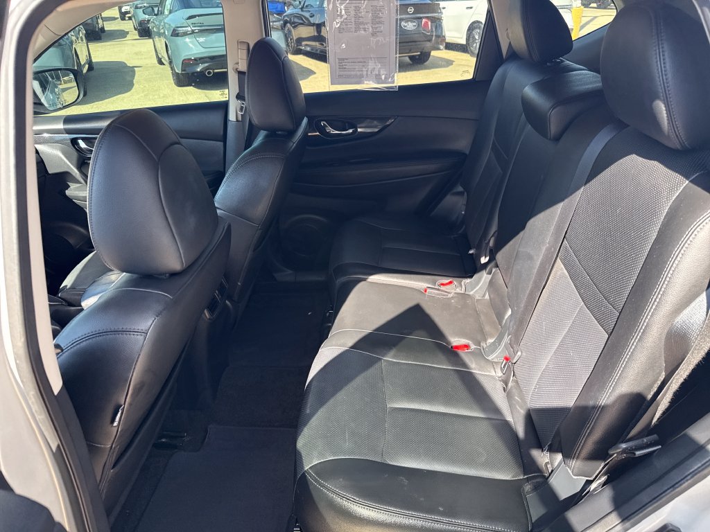Used 2019 Nissan Rogue SL FWD image 25