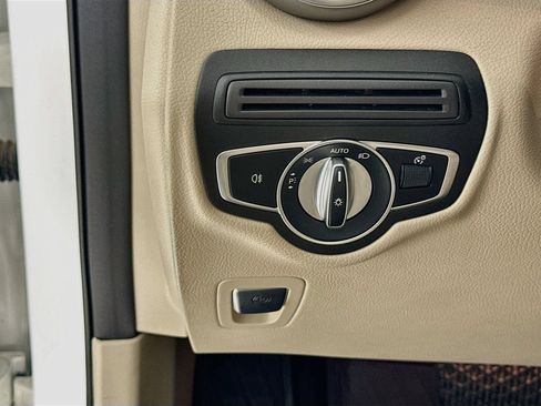 Certified 2022 Mercedes-Benz GLC 300 image 11