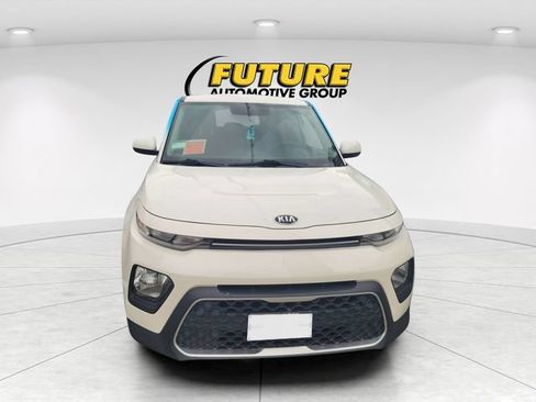 Used 2021 Kia Soul LX FWD image 2