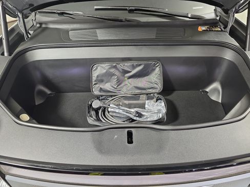 Used 2024 Rivian R1S Adventure AWD/4WD image 14
