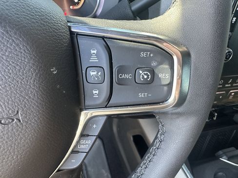 Used 2025 RAM 3500 Laramie AWD/4WD image 18
