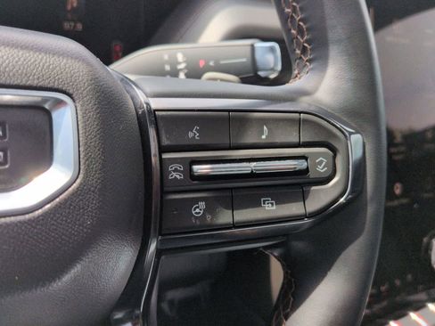 Used 2025 GMC Yukon AT4 w/ AT4 Premium Plus Package AWD/4WD image 25