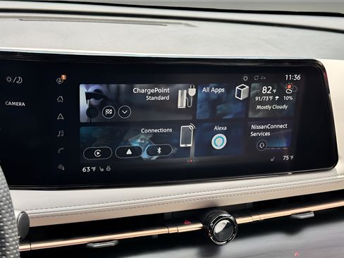 Used 2023 Nissan Ariya AWD image 9
