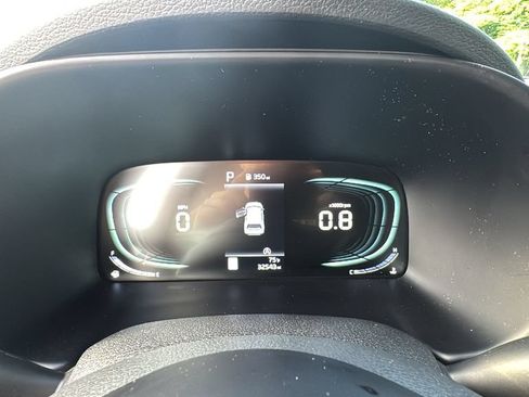 Used 2024 Kia Soul LX w/ Option Group 015 FWD image 17