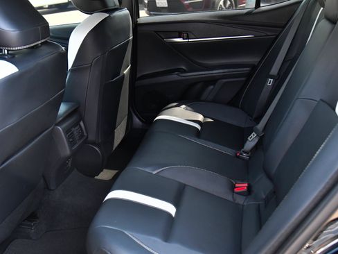 Used 2025 Toyota Camry SE w/ Convenience Package FWD image 38