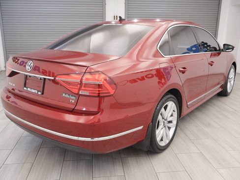 Used 2016 Volkswagen Passat 1.8T SEL Premium FWD image 5